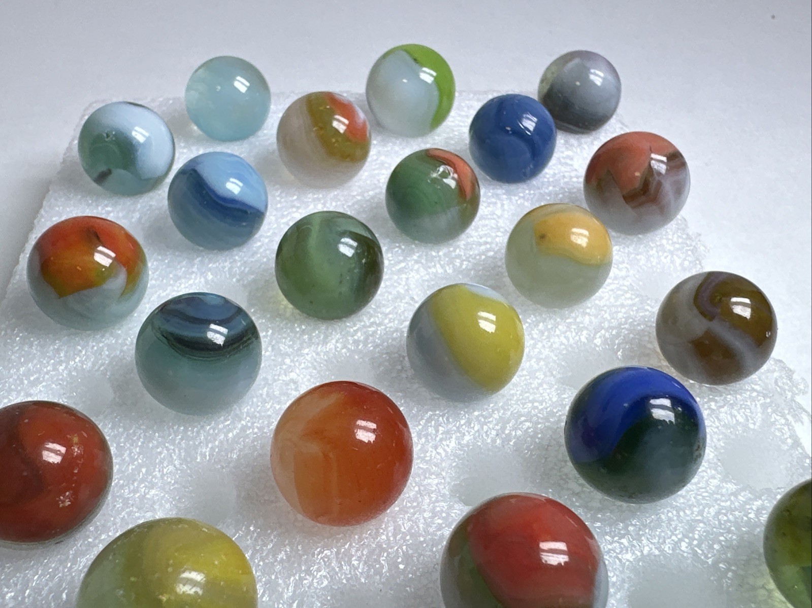 394 Lot Of 30 Vitro Agate Conqueror Vintage Marbles! Rarer Colors/ Chalkie
