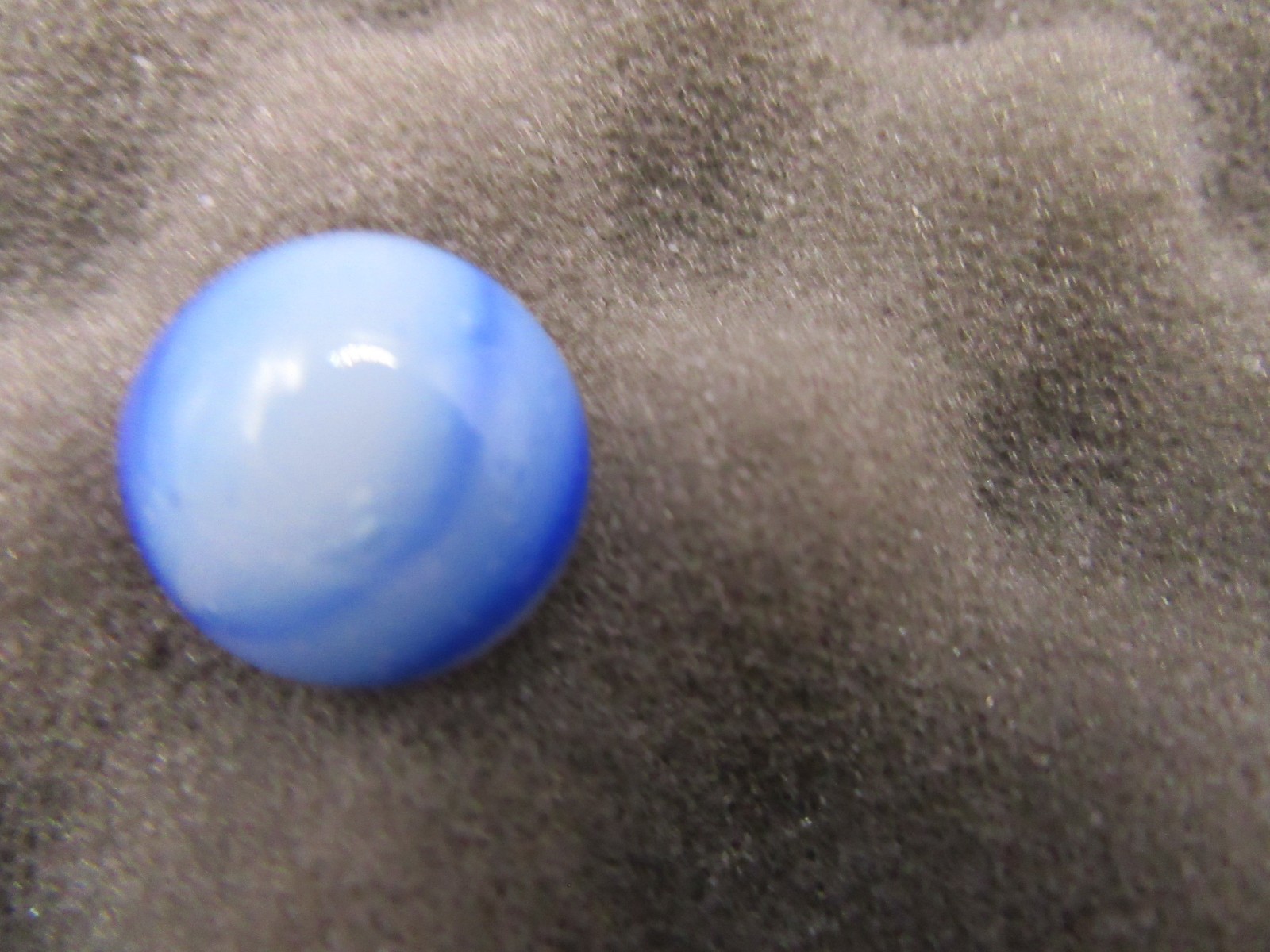ANTIQUE PELTIER GLASS MARBLE. RAINBO BLUE 5/8″ UV Pre-1938