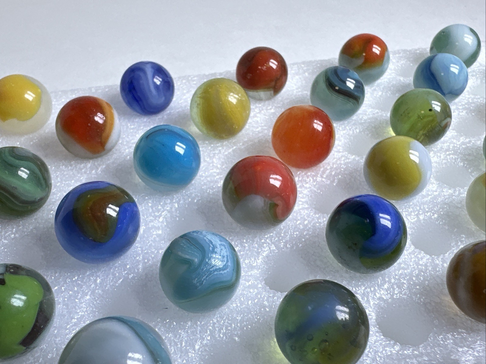 394 Lot Of 30 Vitro Agate Conqueror Vintage Marbles! Rarer Colors/ Chalkie