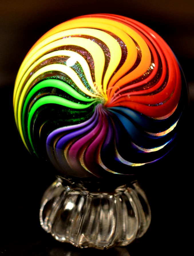 JAMES ALLOWAY GLASS MARBLE/2.849″-RAINBOW SWIRL # 195-STAND/WORLDWIDE FAST SHIP