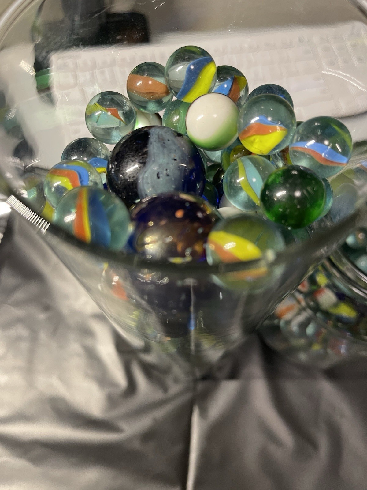 Marbles Lot Of 5.8 Pounds Cats Eye Milk Swirl Medium Size