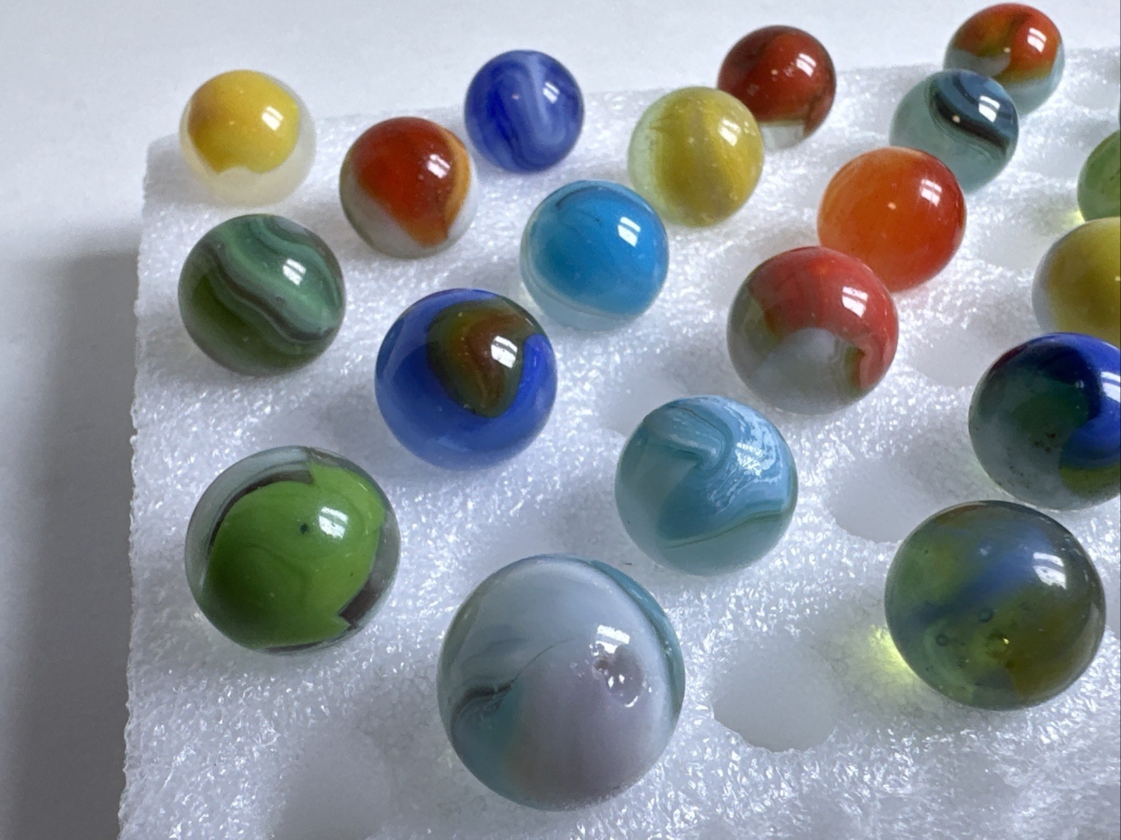 394 Lot Of 30 Vitro Agate Conqueror Vintage Marbles! Rarer Colors/ Chalkie