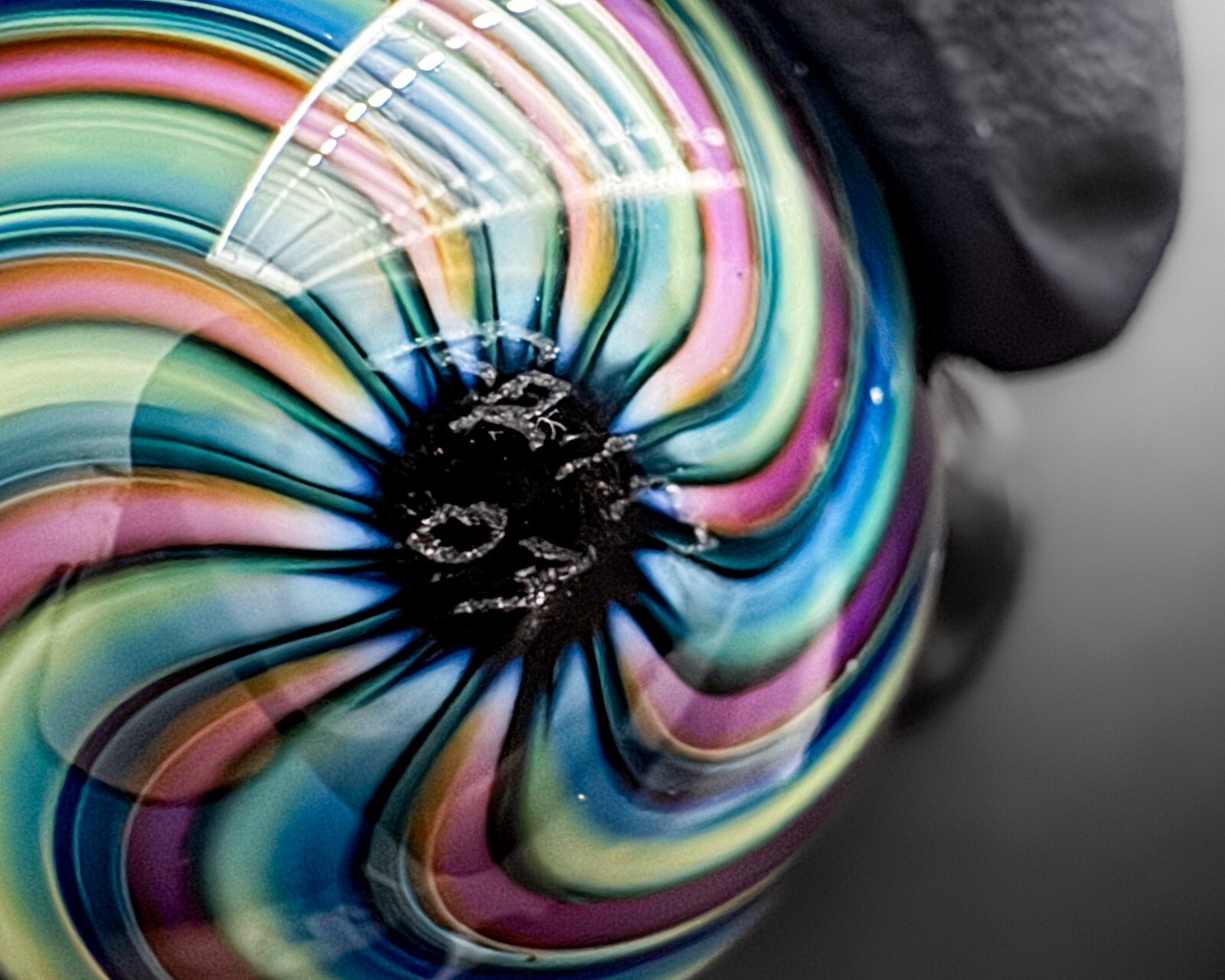 Fritz Lauenstein 1.5″ Green Purple Lampwork Swirl Art Glass Handblown Marble