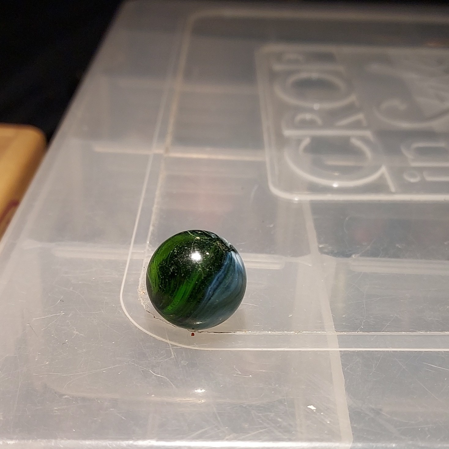 Green & White Swirl Glass Toy Marble – Single, Ages 8-11 / 12-16 / 17+