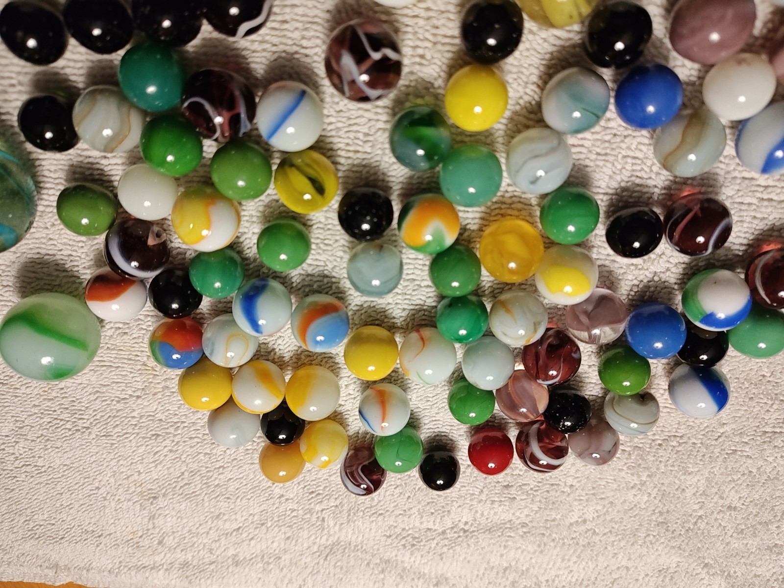 Vintage Marbles Lot With 8 Shooters And Over 100 Small multi Color/Solid Marbles