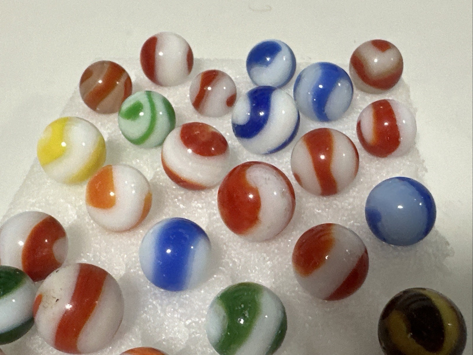 414 Lot Of 31 Akro Agate Prize Name Vintage Marbles! Played With