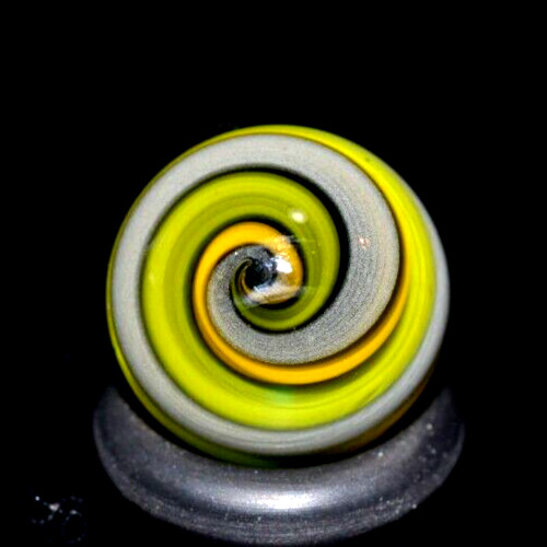 BRYAN TRILLAS GLASS MARBLE/.574″-BUTTERNUT & MILK BLACKLIGHT-LIME,MILKY WHITE +