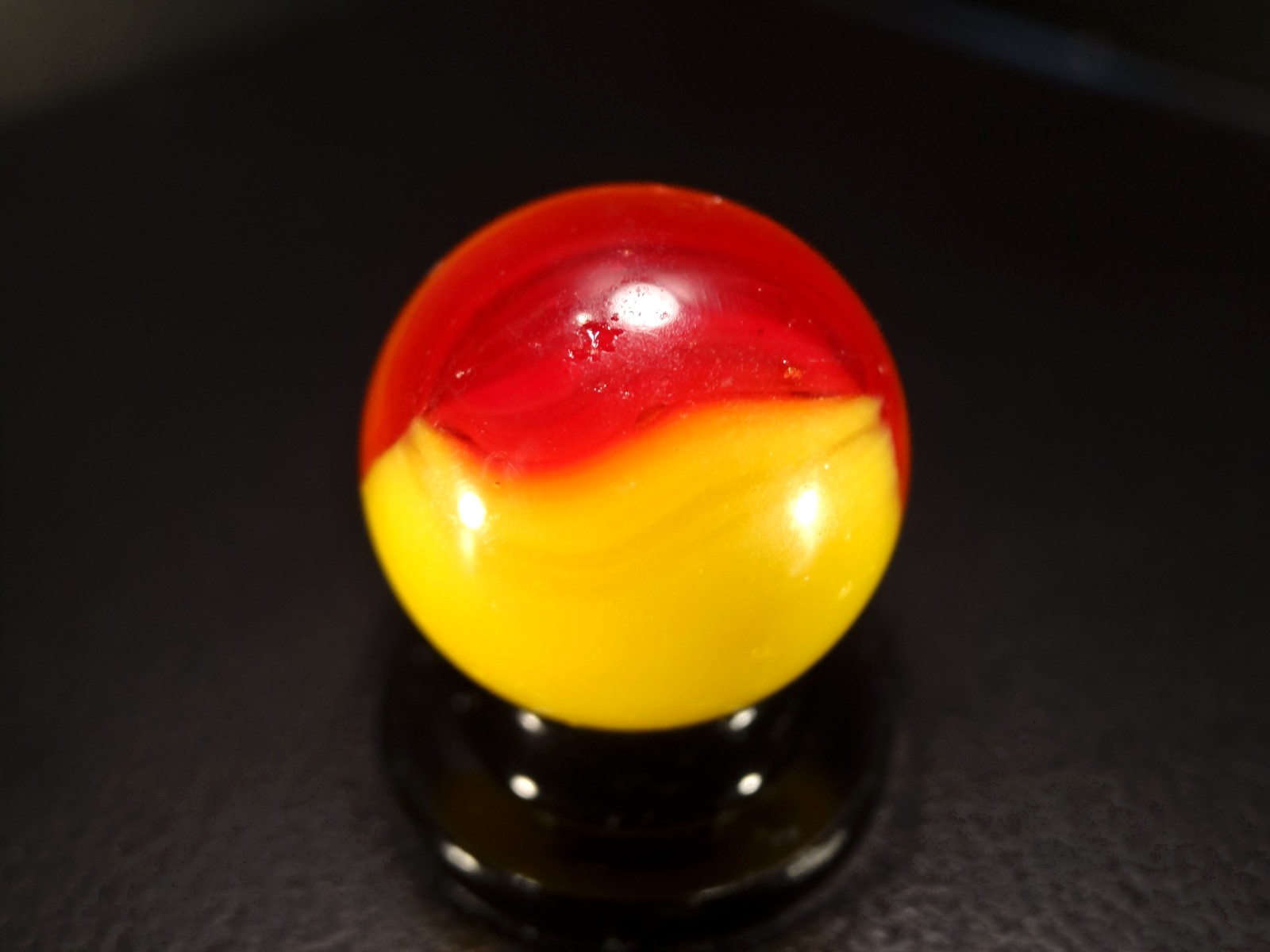 AKRO AGATE 🏆 ROYAL 🏆 Bright Colors + Great Pattern 🔴💰👌
