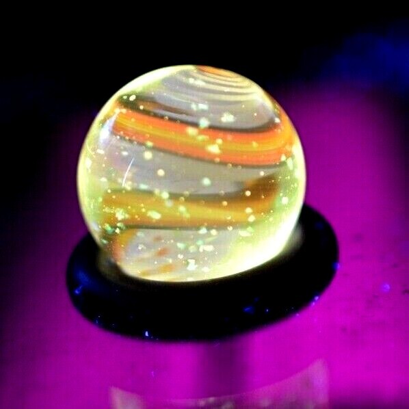 BRYAN TRILLAS GLASS MARBLE/.518″-RARE YELLOW BLACKLIGHT CLOWNFISH-YELLOW,ORANGE+
