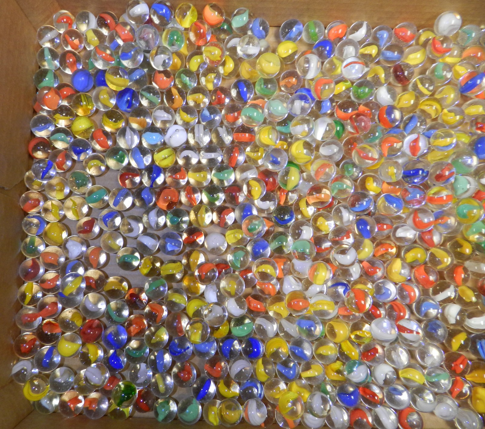 #19731m Huge Wholesale Bulk Lot of 500 Peltier Glass Cat’s Eye Marbles