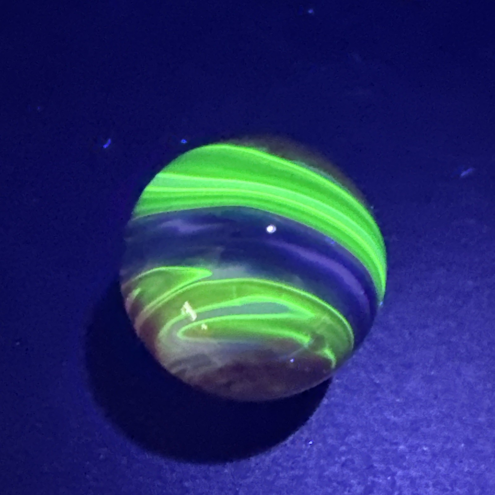 Contemporary Handmade Art Glass Marble 1.04″ Multicolor Abstract Swirl MIB Boro