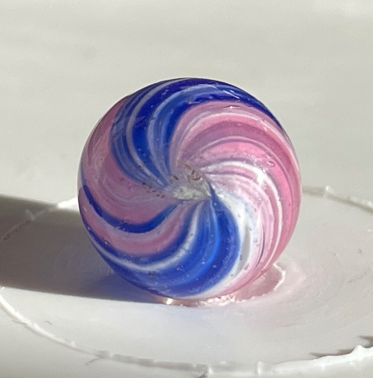Peewee 4 Panel White Core Onionskin Marble 11.5mm (7/16”)