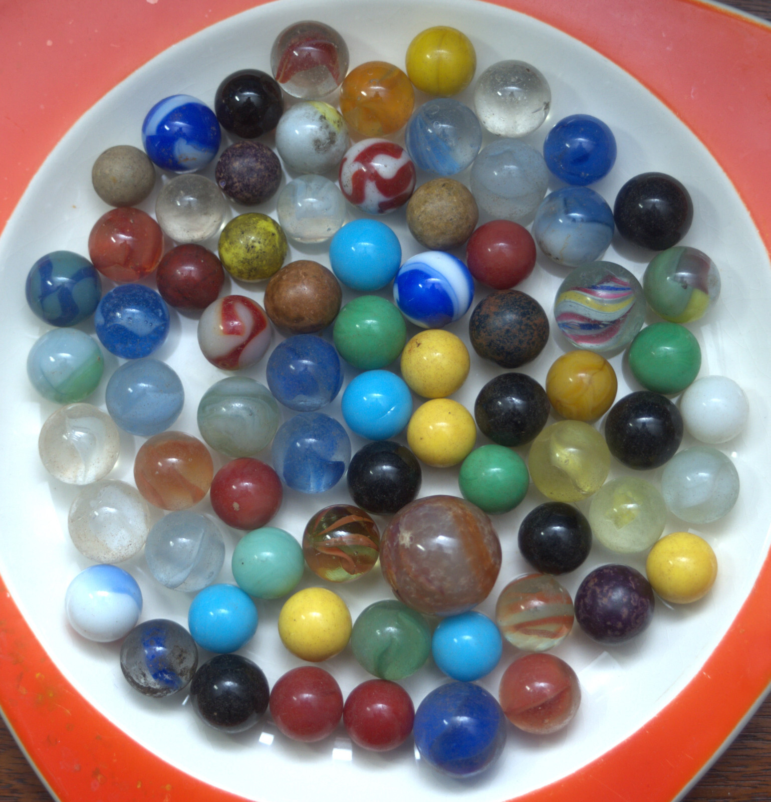 ASSORTED LOT 72 MARBLES HAND AND MACHINE MADE GLASS BENNINGTON CLAY SWIRL