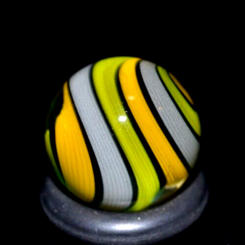 BRYAN TRILLAS GLASS MARBLE/.574″-BUTTERNUT & MILK BLACKLIGHT-LIME,MILKY WHITE +