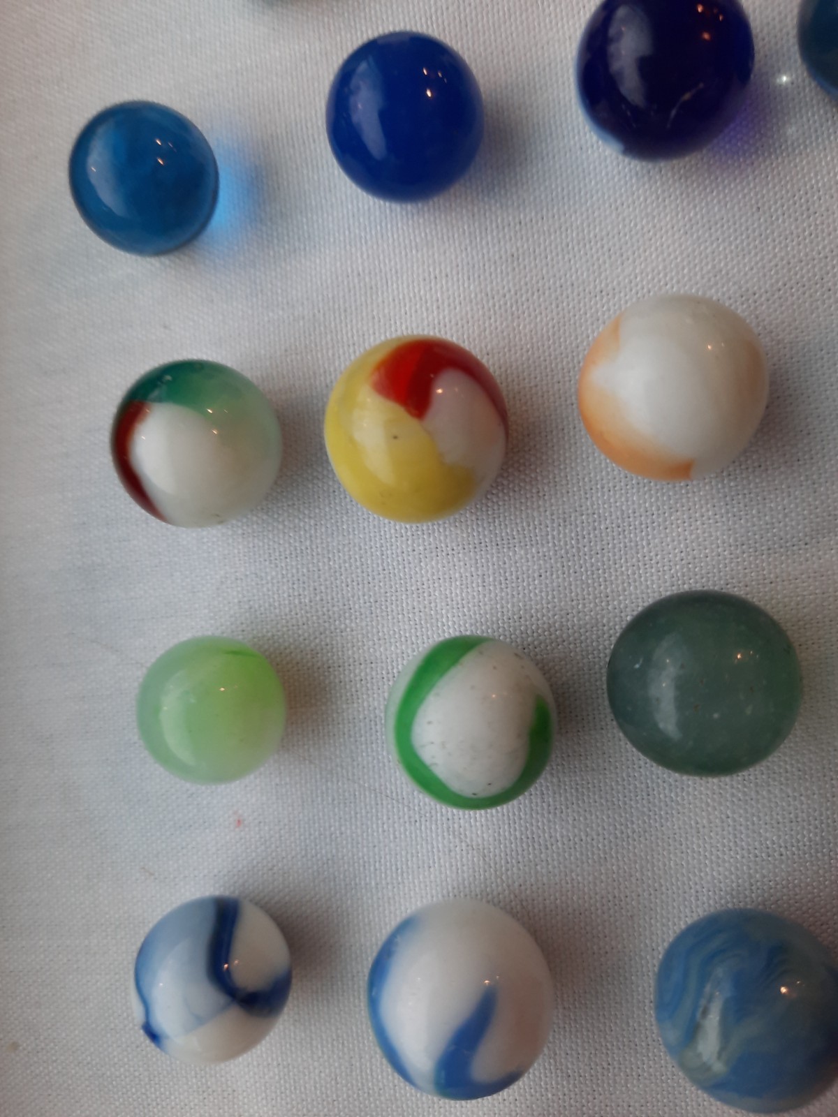 Lot of vintage marbles (75) – Opaque, swirl, Sizes, Shooters, Random w/bag