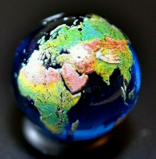 ART GLASS MARBLE/.858″-GEOGRAPHICALLY CORRECT WORLD GLOBE SHOOTER-TRANS.SAPPHIRE