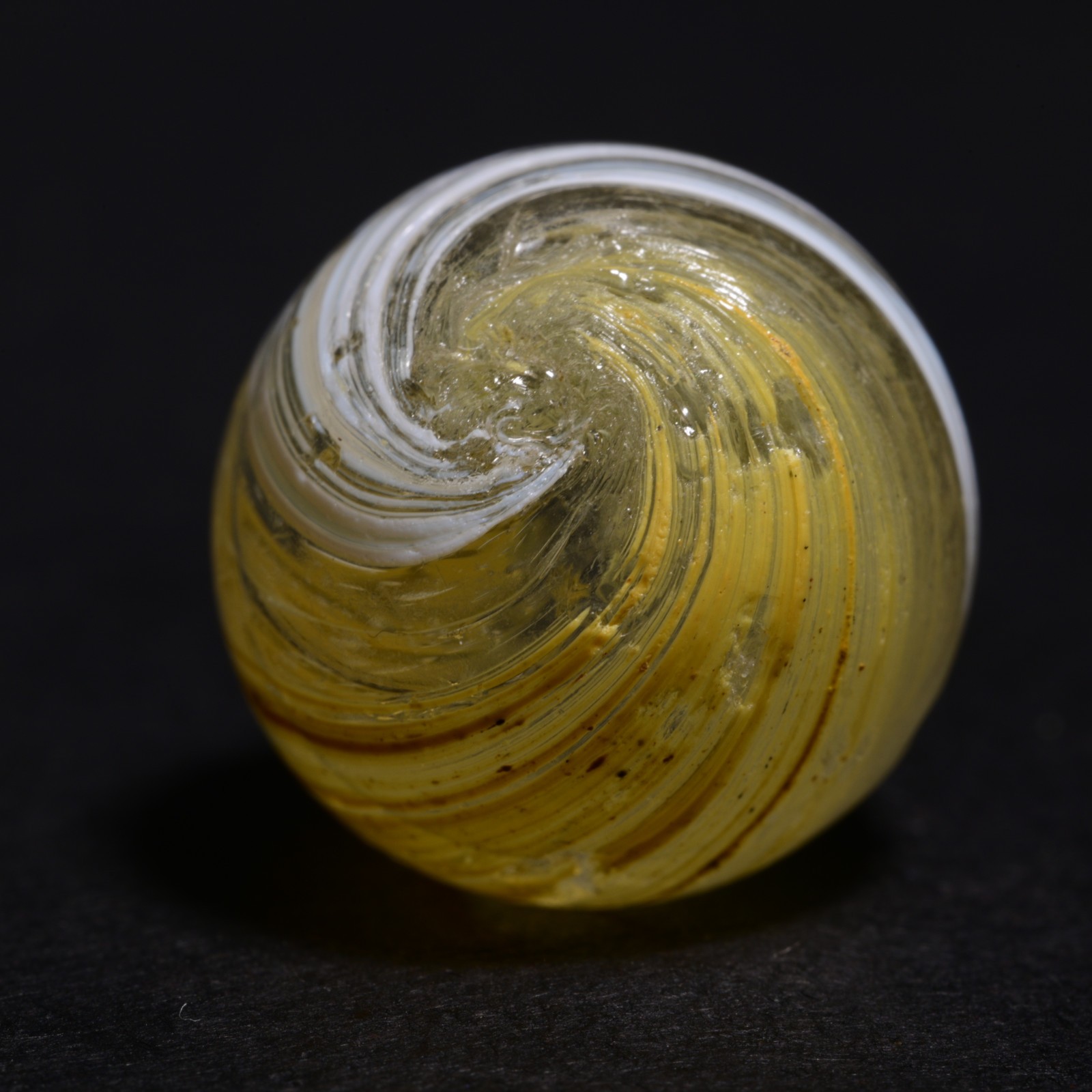 Indian Marble German Handmade Antique Bright White & Egg Yolk 14mm 17/32”