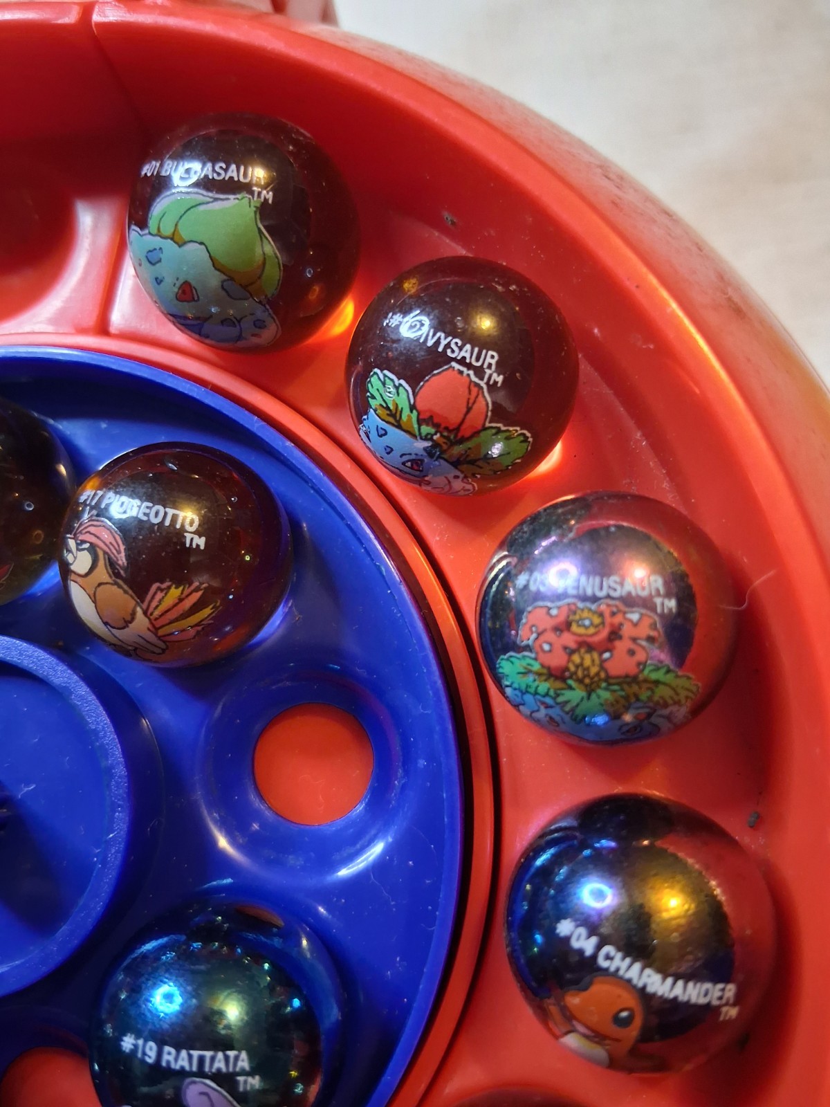 Pokémon Vintage 1999 Glass Character Marbles Set Of 125 w/ Poké Ball Carry Case