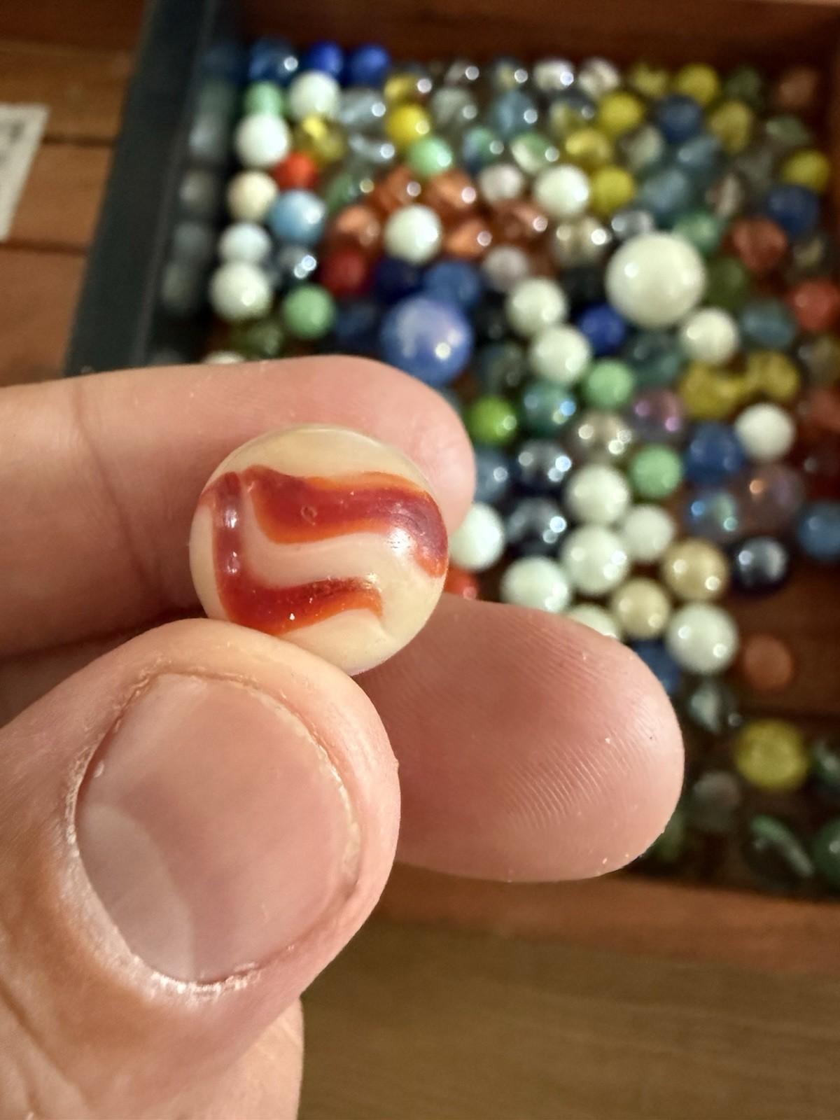 Lot A Vintage Marbles Akro? Christensen? Vitro? Swirl Agate Opaque UV Fluorescen