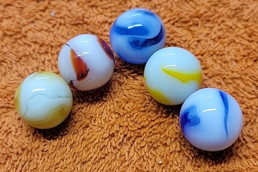 A87•3~Vintage ASS WV Swirls Alley, Ravenswood? 5/8″ Near Mint Marbles, Lot Of 5