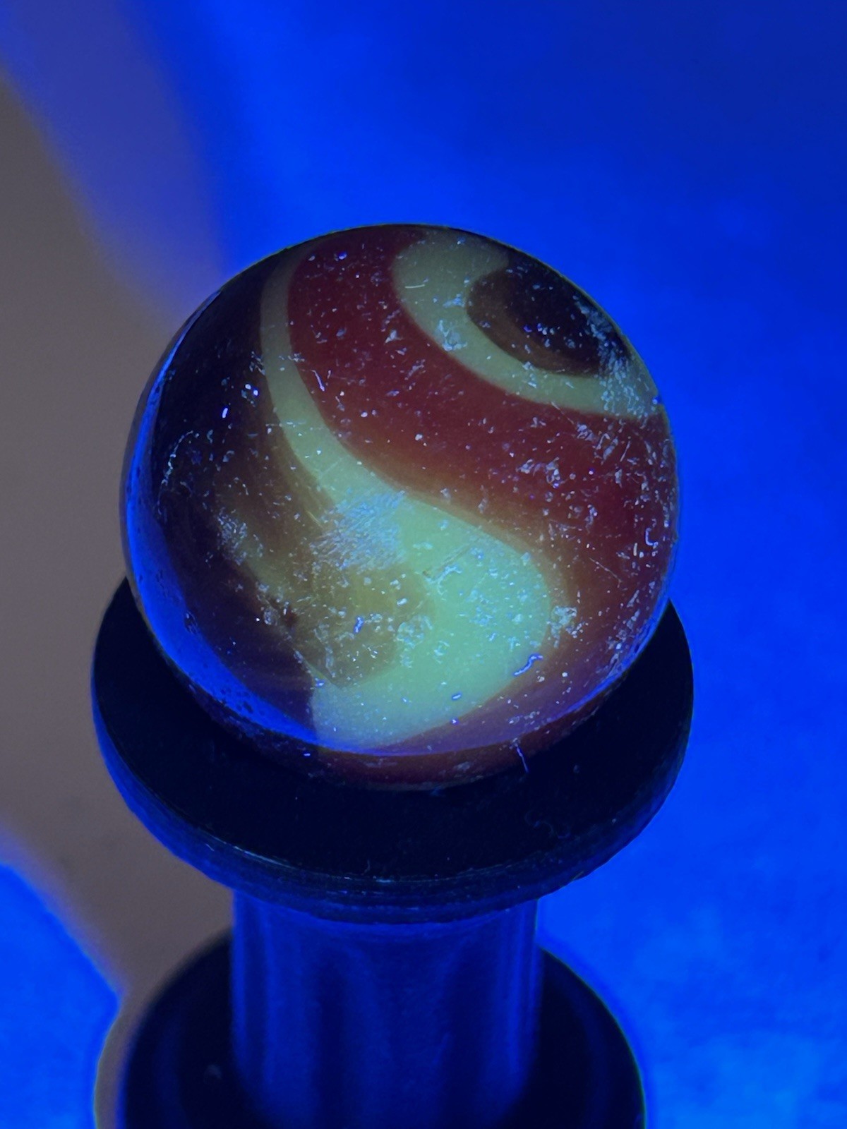 Vintage Vitro Twisted All Red .86 Inch Shooter Marble