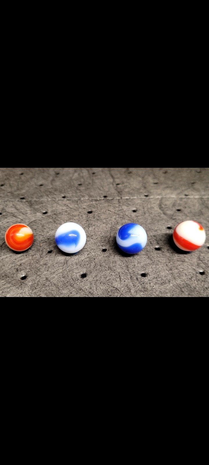 4 Vintage Akro Corkscrew Marbles. Ranging From 9/16 To 5/8. Near Mint To Mint