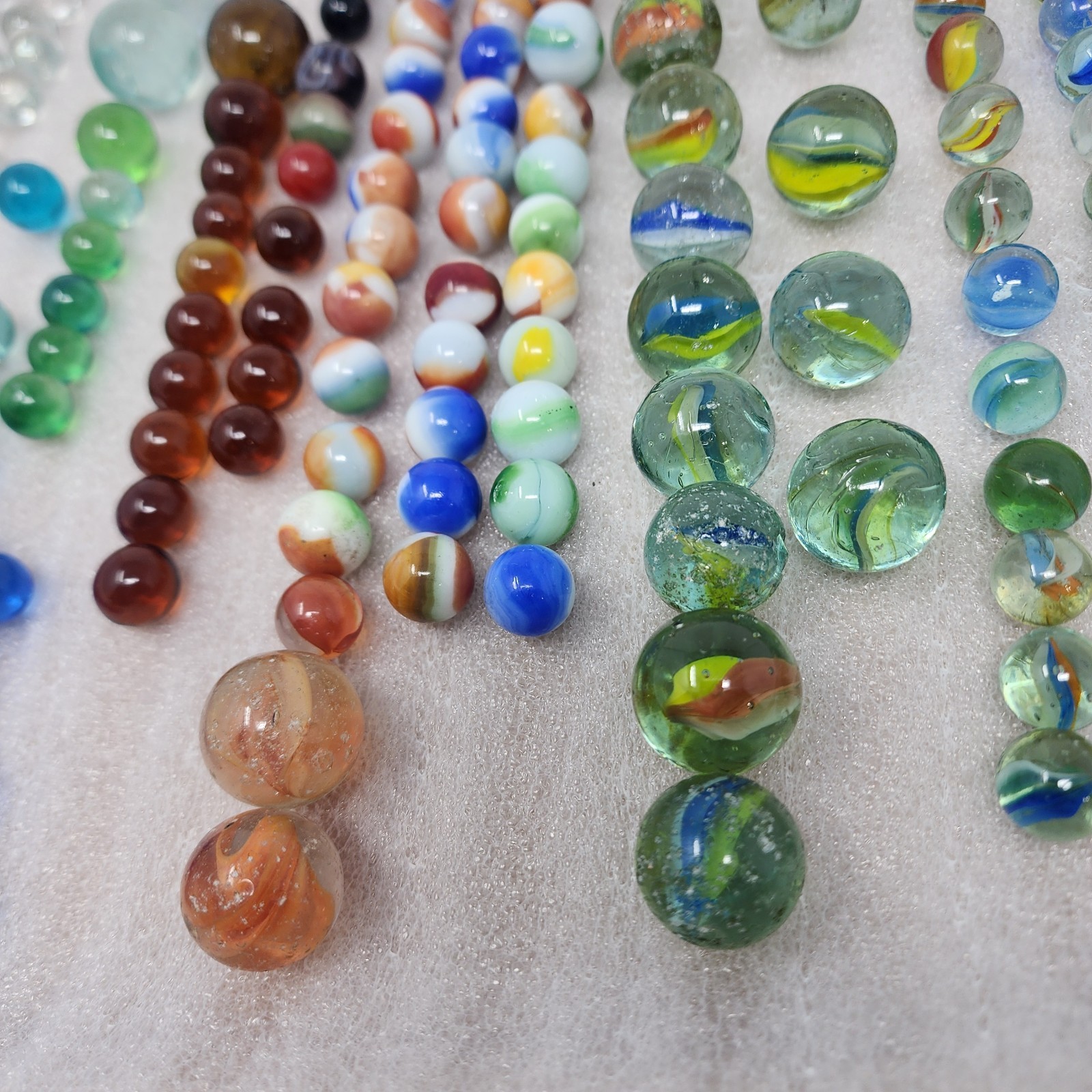 Vintage GLASS MARBLES 95 pc 2 pound Lot Mix Multi Color Multi Sizes