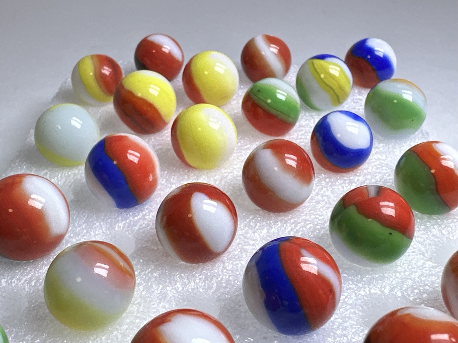 303 Lot Of 30 Vintage Marble King Rainbo Marbles!