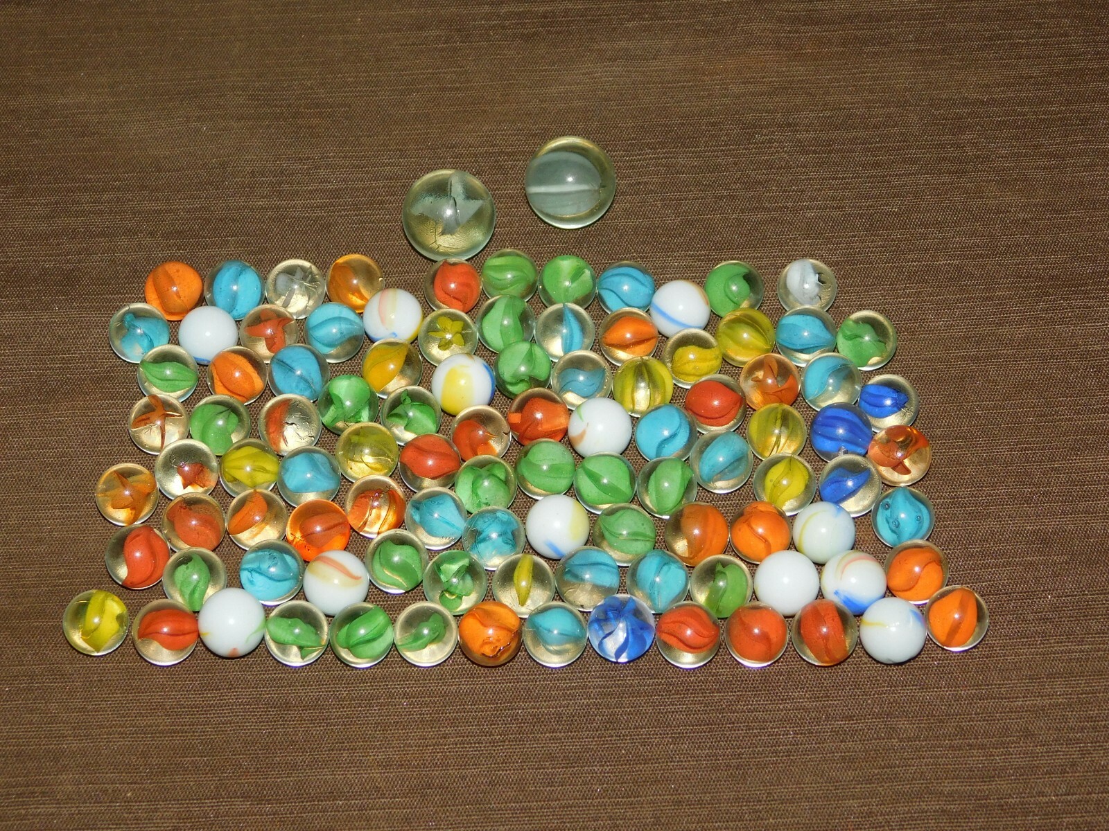 VINTAGE TOY 102 OLD MARBLES LOT