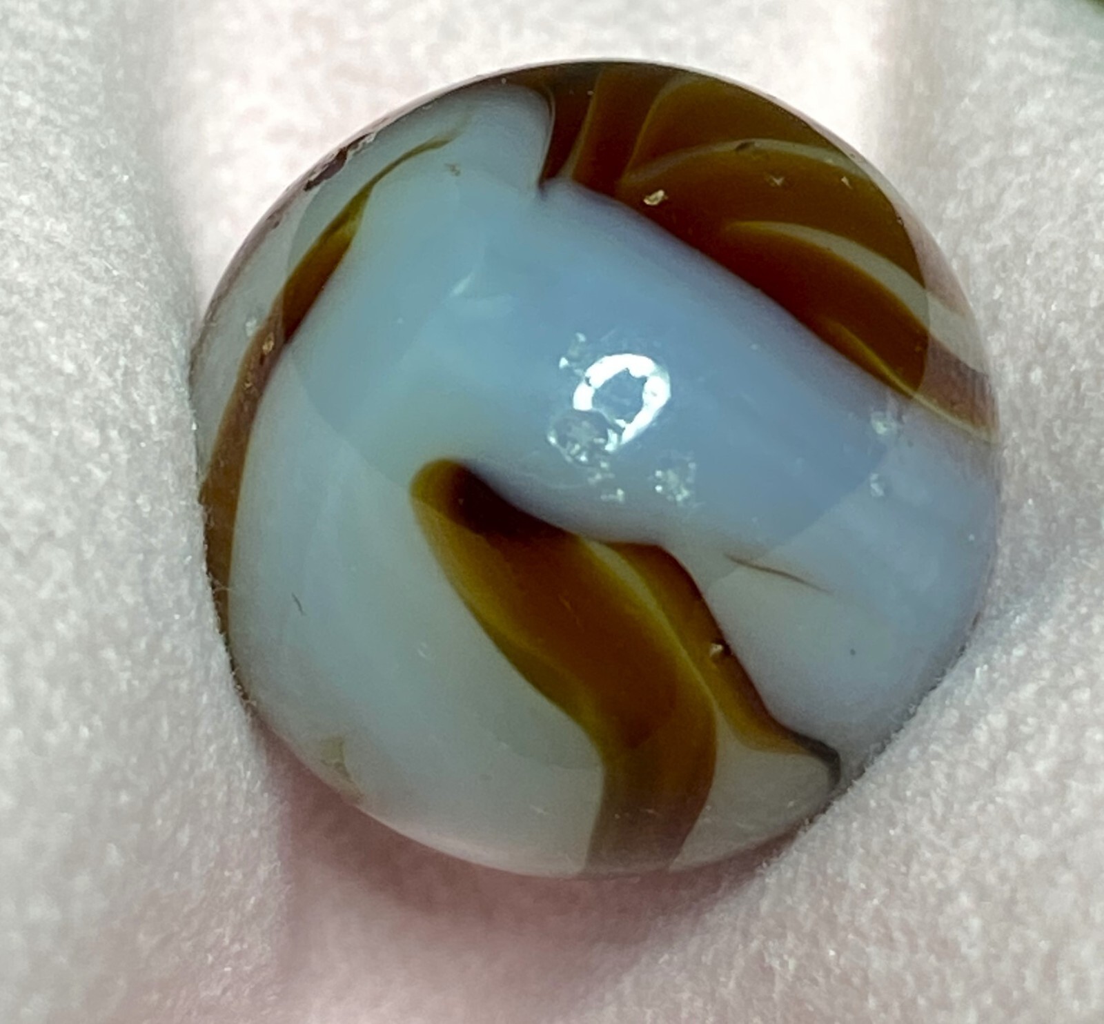 ALLEY AGATE CO. TRANSPARENT LIGHT BROWN FLAME SWIRL .63″ NM – MAA149