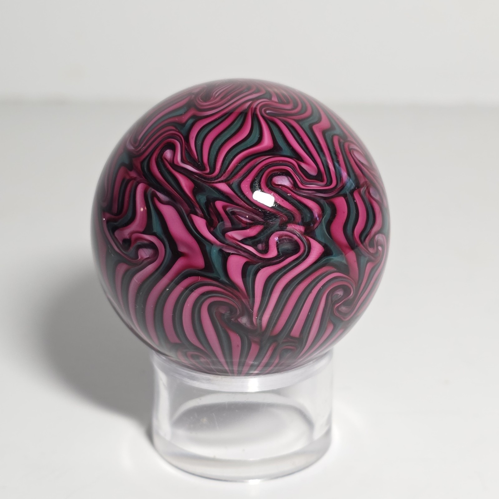 Virginia Wilson Toccalino 2004 Signed Art Glass Marble 1.96″ Pink & Teal Ribbon