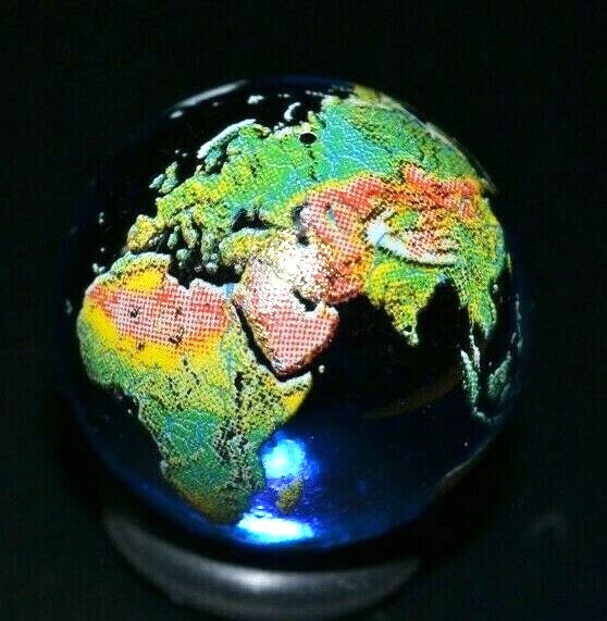 ART GLASS MARBLE/.858″-GEOGRAPHICALLY CORRECT WORLD GLOBE SHOOTER-TRANS.SAPPHIRE
