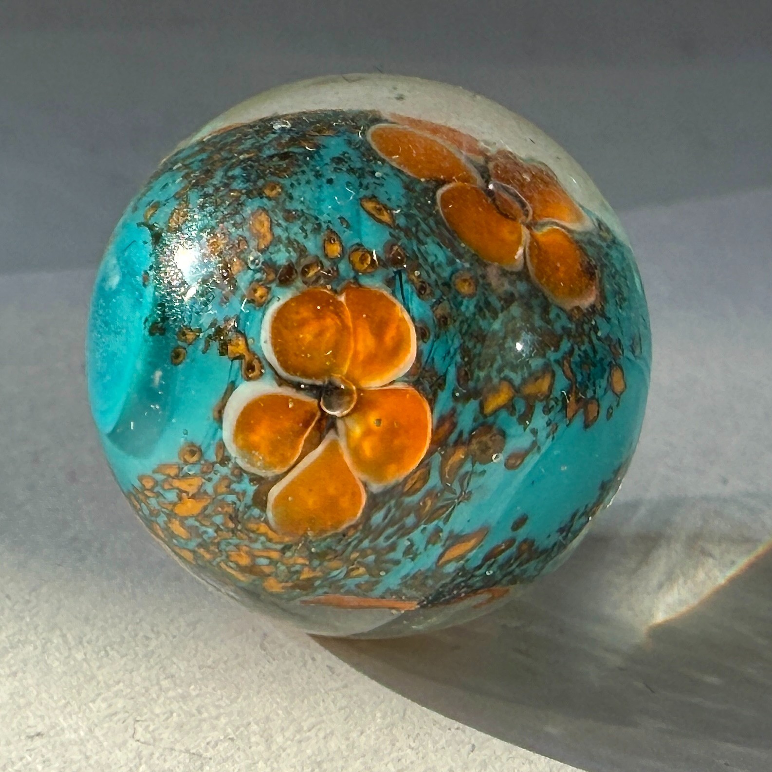 22mm COSMOS Orange/Turquoise Blue flower Handmade art glass Marble 7/8″ SHOOTER