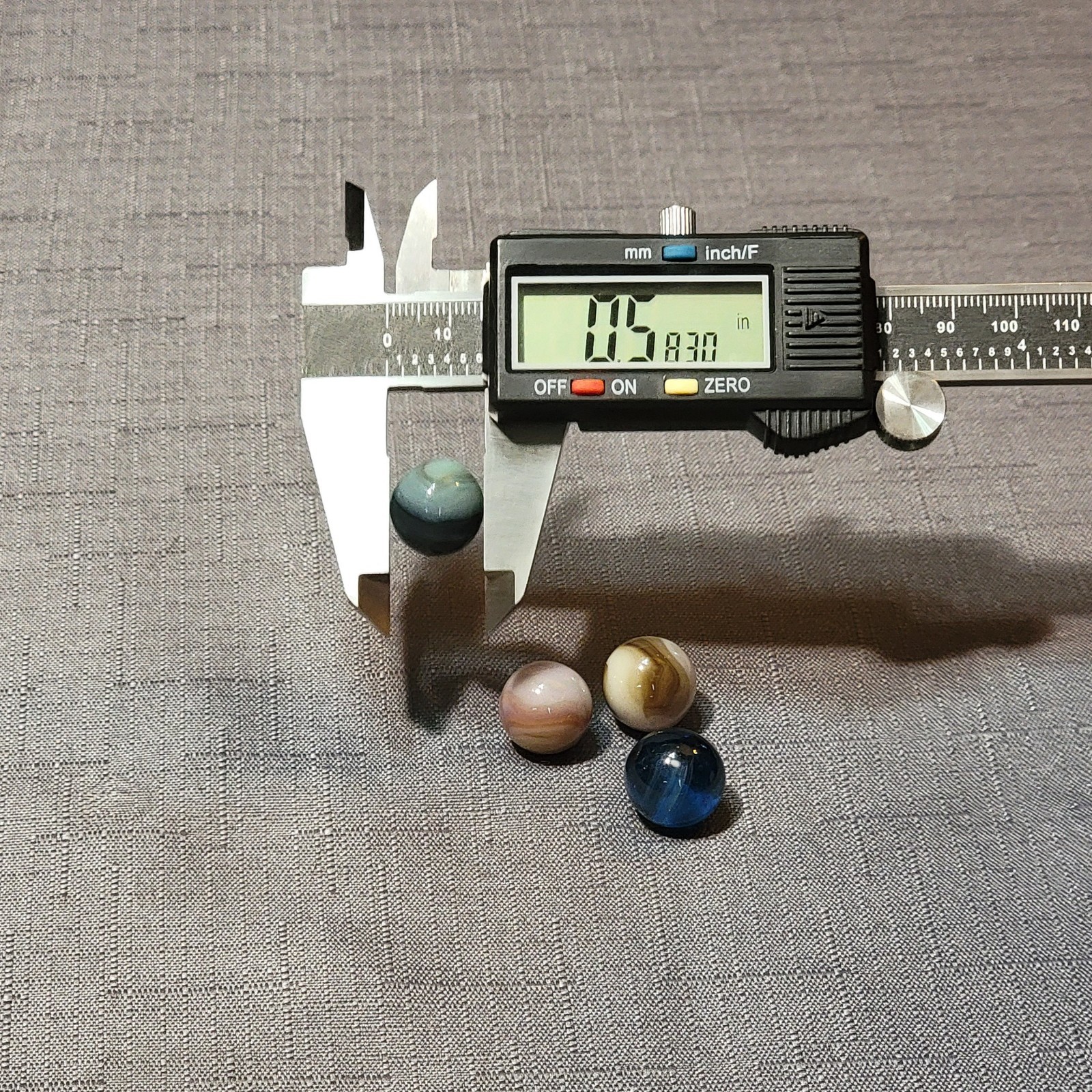 12 Vtg UV Reactive Marbles|Uranium|Cadmium|Cherry Red|Classic Mixed Lot + Stand