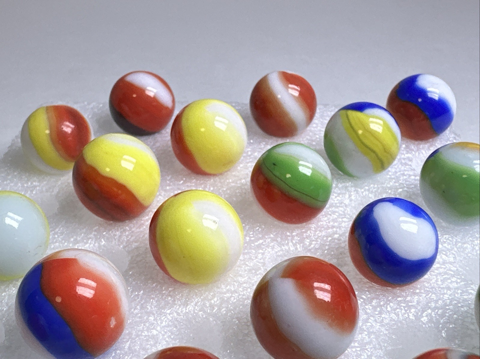 303 Lot Of 30 Vintage Marble King Rainbo Marbles!