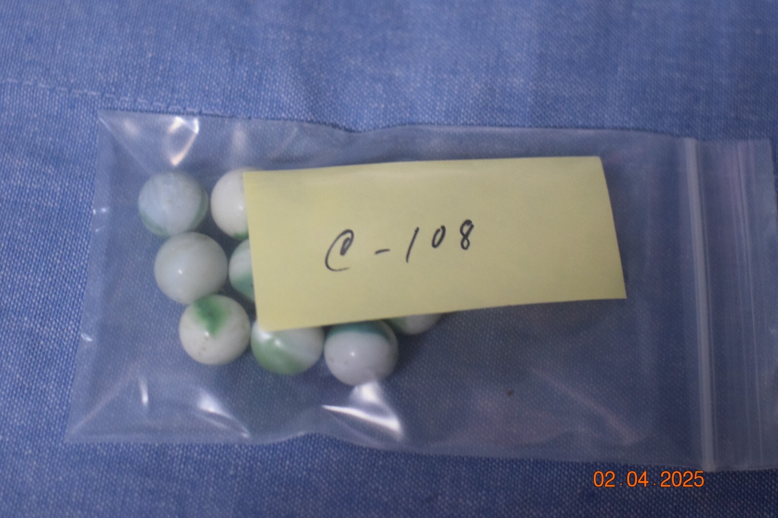 Vintage Lot 10 MARBLES 15 mm .6 in. White Green C108