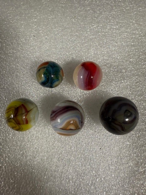 Lot of 5 Vintage Swirl Marbles Jabo Akro Peltier Vitro Christensen Diff Sizes