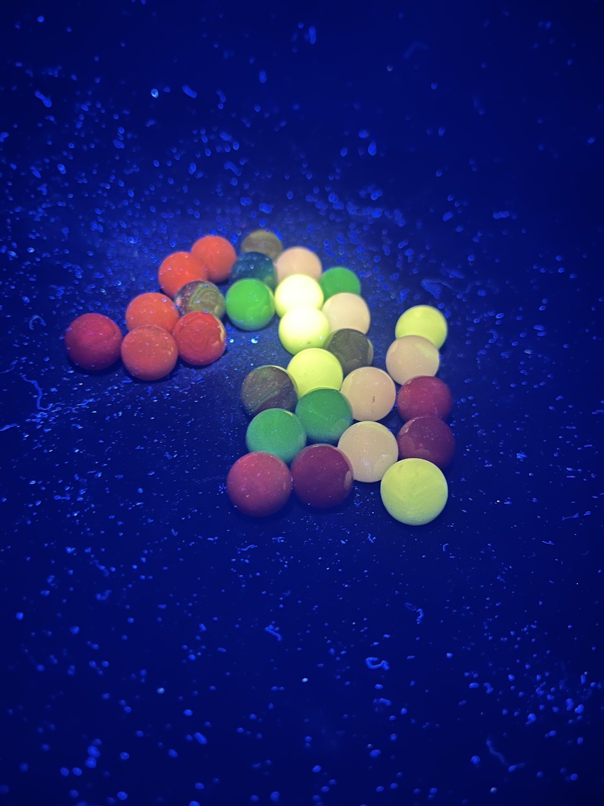 29 Assorted Vintage Marbles Glow Under 365 Blacklight