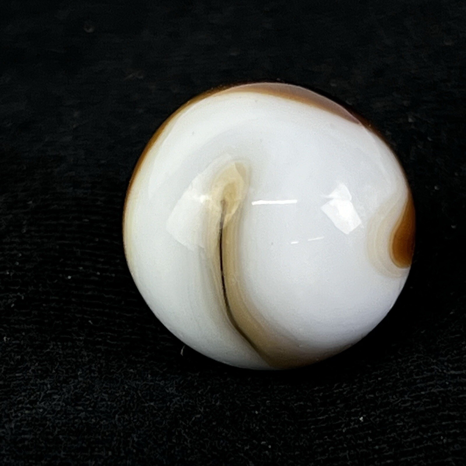 Vintage Akro Agate Peltier Art Swirl Glass Marble .64” White Brown