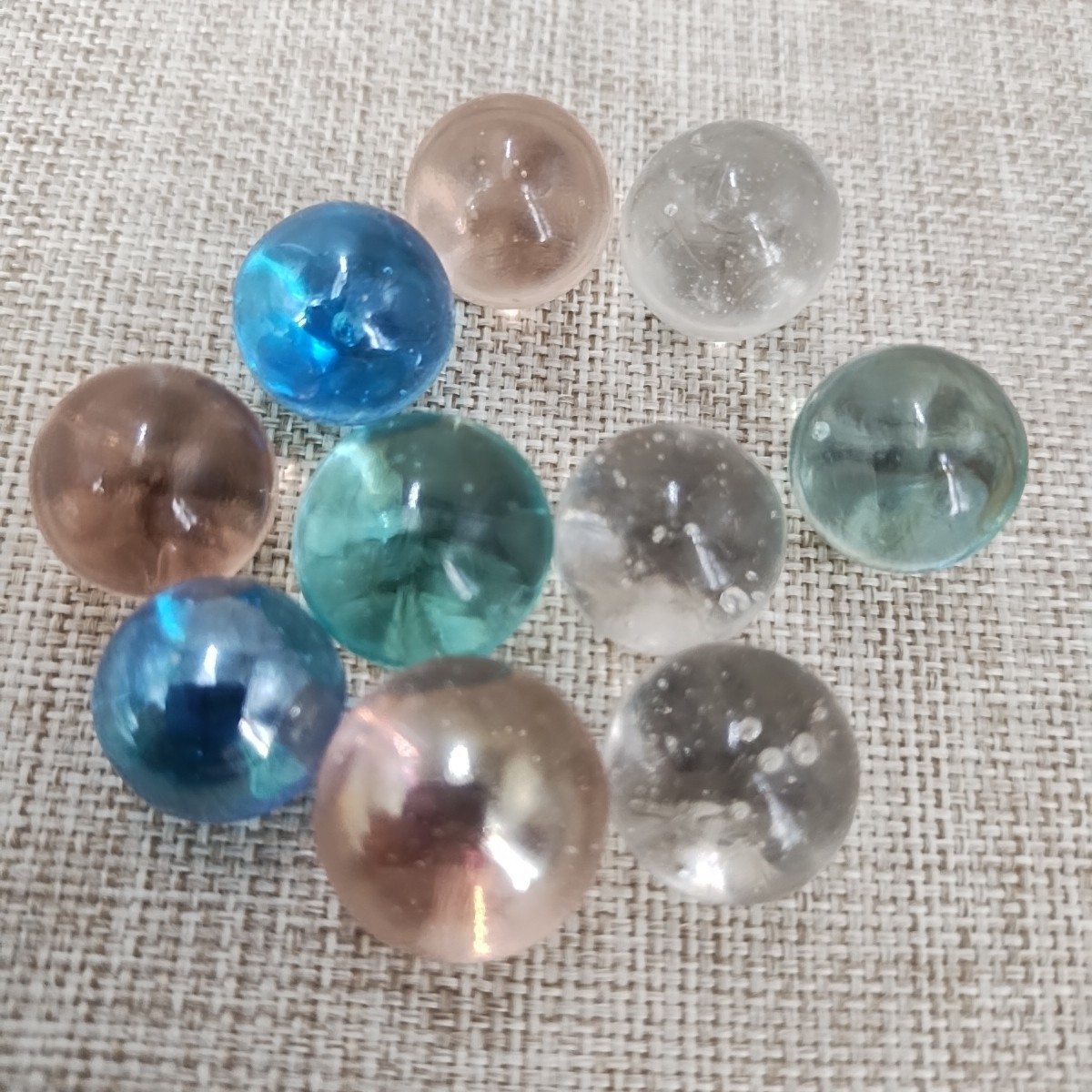 Lot of 10 UV Glow glass marbles Clear Light Blue Pink Peewees Uranium Cadmium