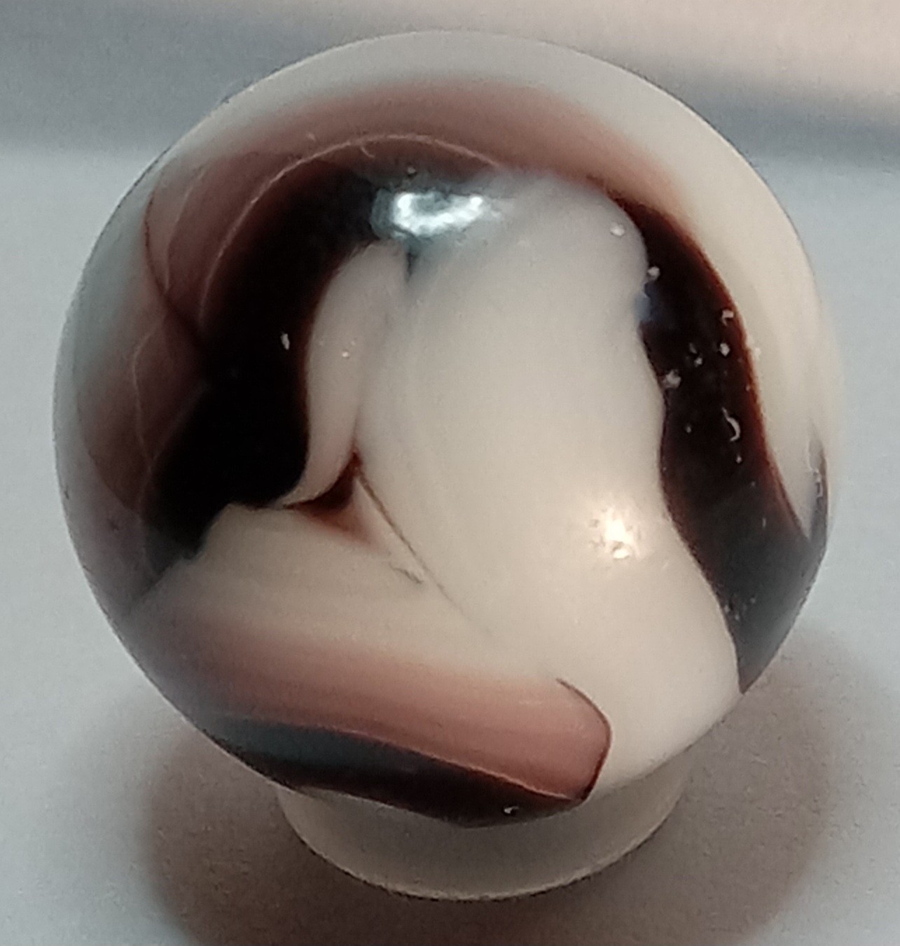 Vintage Marble Premium RAVENSWOOD WV Swirl White Plum Brown 9/16″ NM 1940S-50S