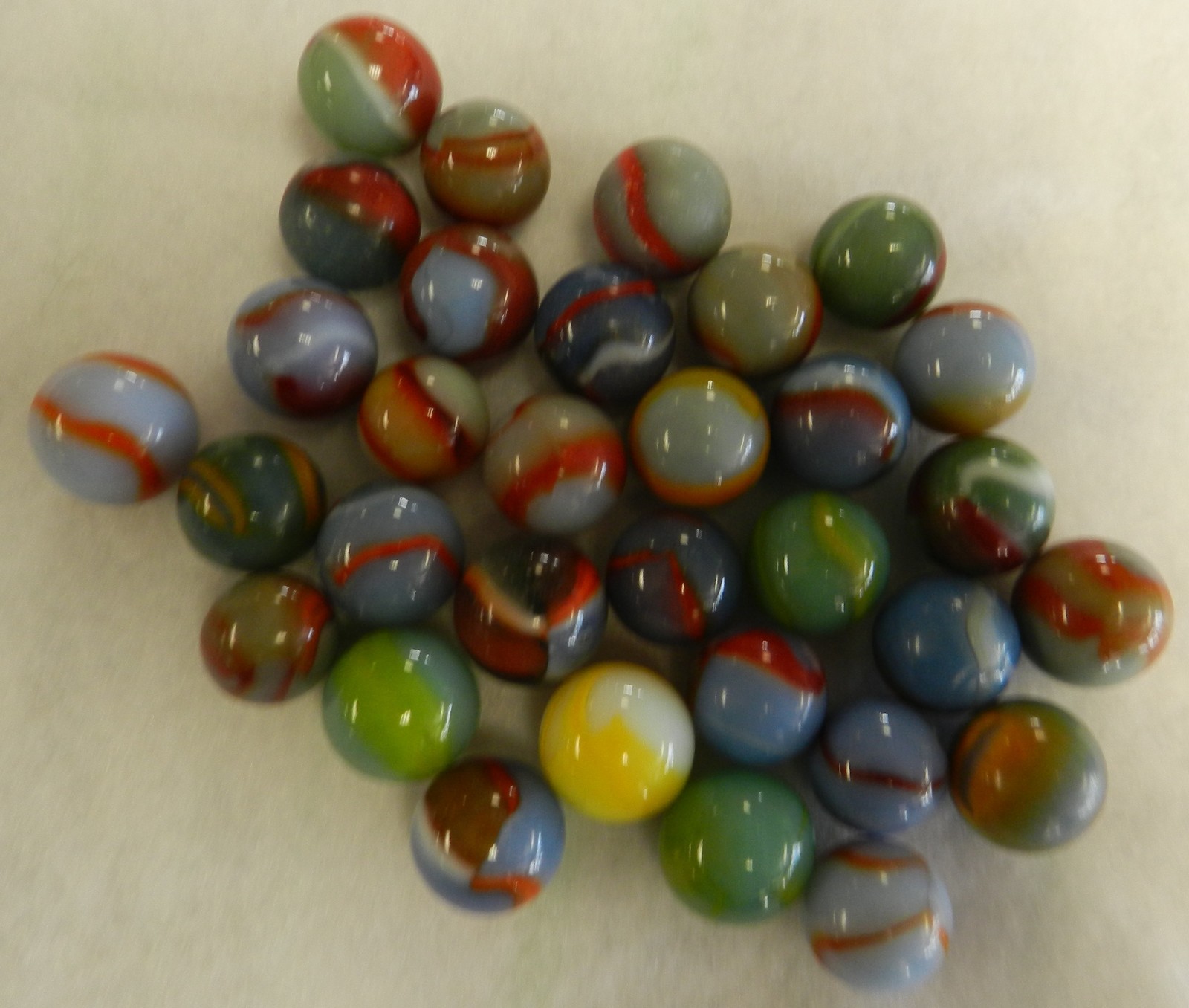 #20204m Vintage Group or Lot of 30 Mixed Peltier Glass Marbles .56 to .61 Inches