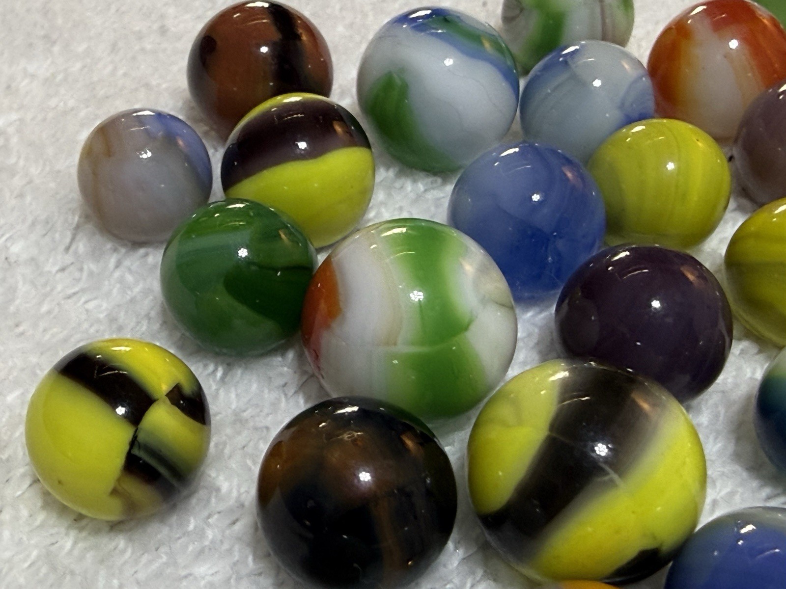 Lot Of 26 Marble King Rainbow Marbles .54” To .74” NM To Mint