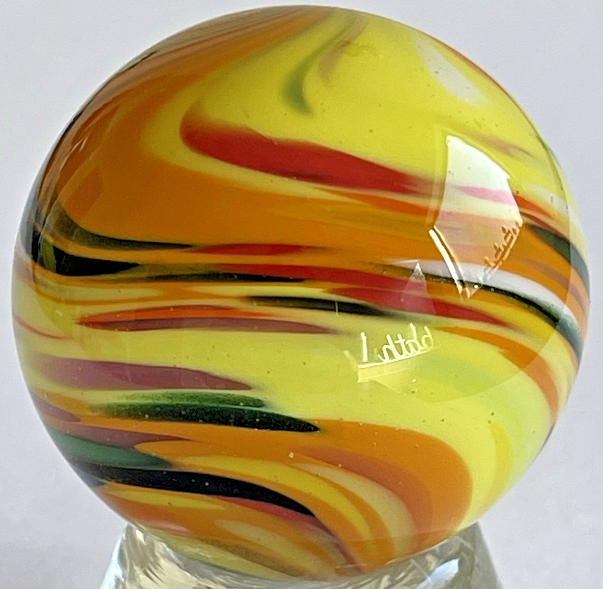 2015 RICK DAVIS MARBLE SIGNED HANDMADE GLASS ART 1.49″ ORANGE RED BLUE GREEN