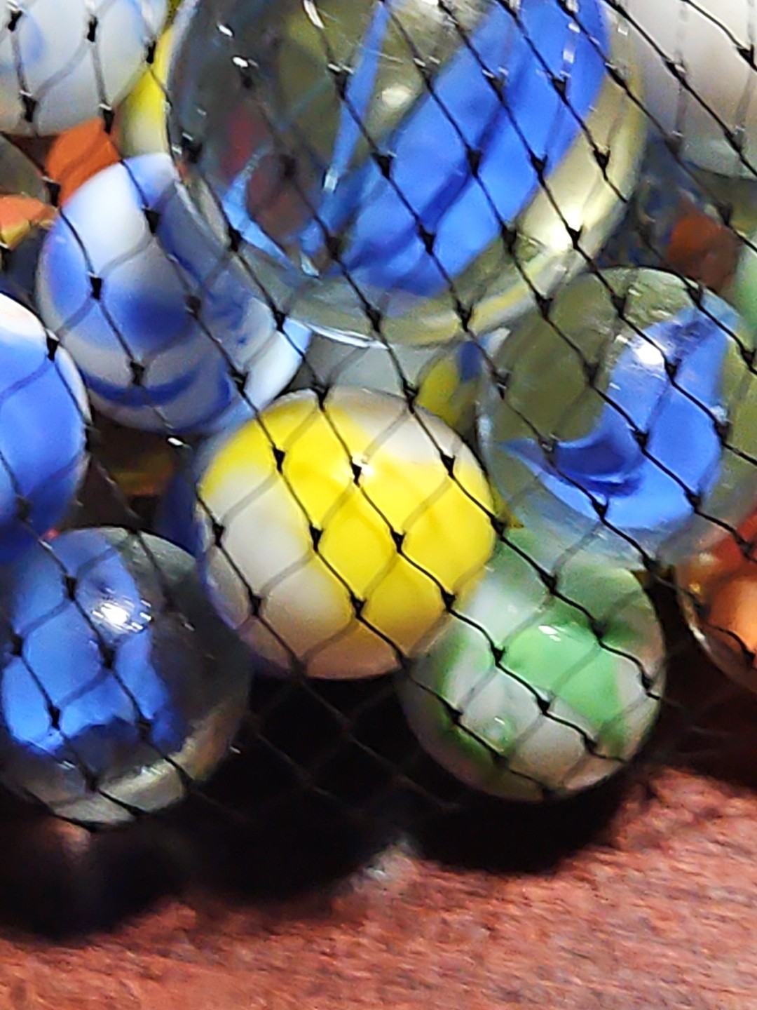 Toysmith Neato! 160 Glass Marbles in Retro Tin – Estate Find, Nostalgia Gift