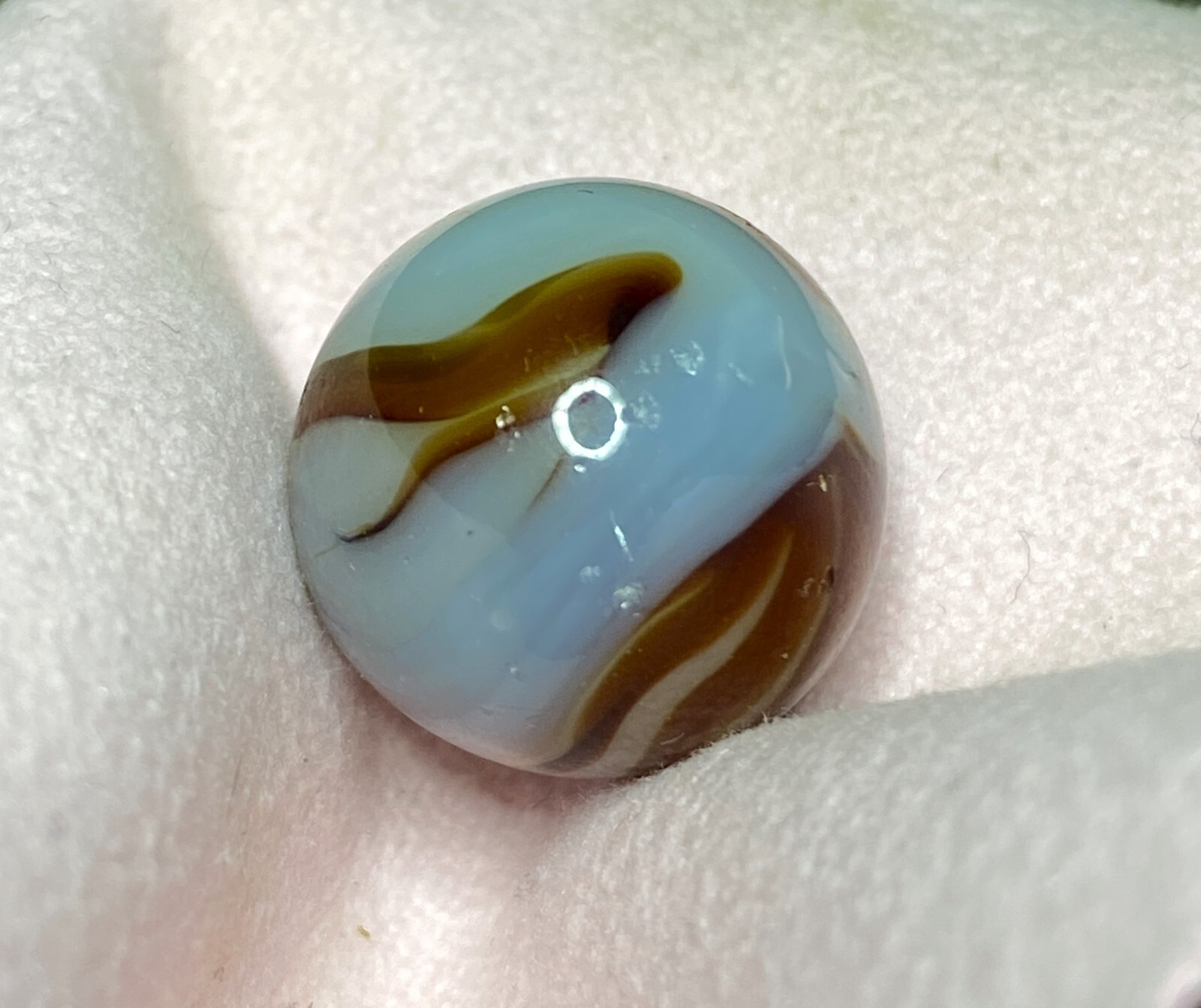 ALLEY AGATE CO. TRANSPARENT LIGHT BROWN FLAME SWIRL .63″ NM – MAA149