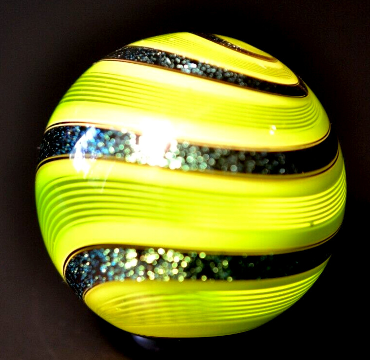 HOT HOUSE GLASS MARBLE/1.815″-LIME BANDED FINE LINER #66-GRASS GREEN DICHROIC