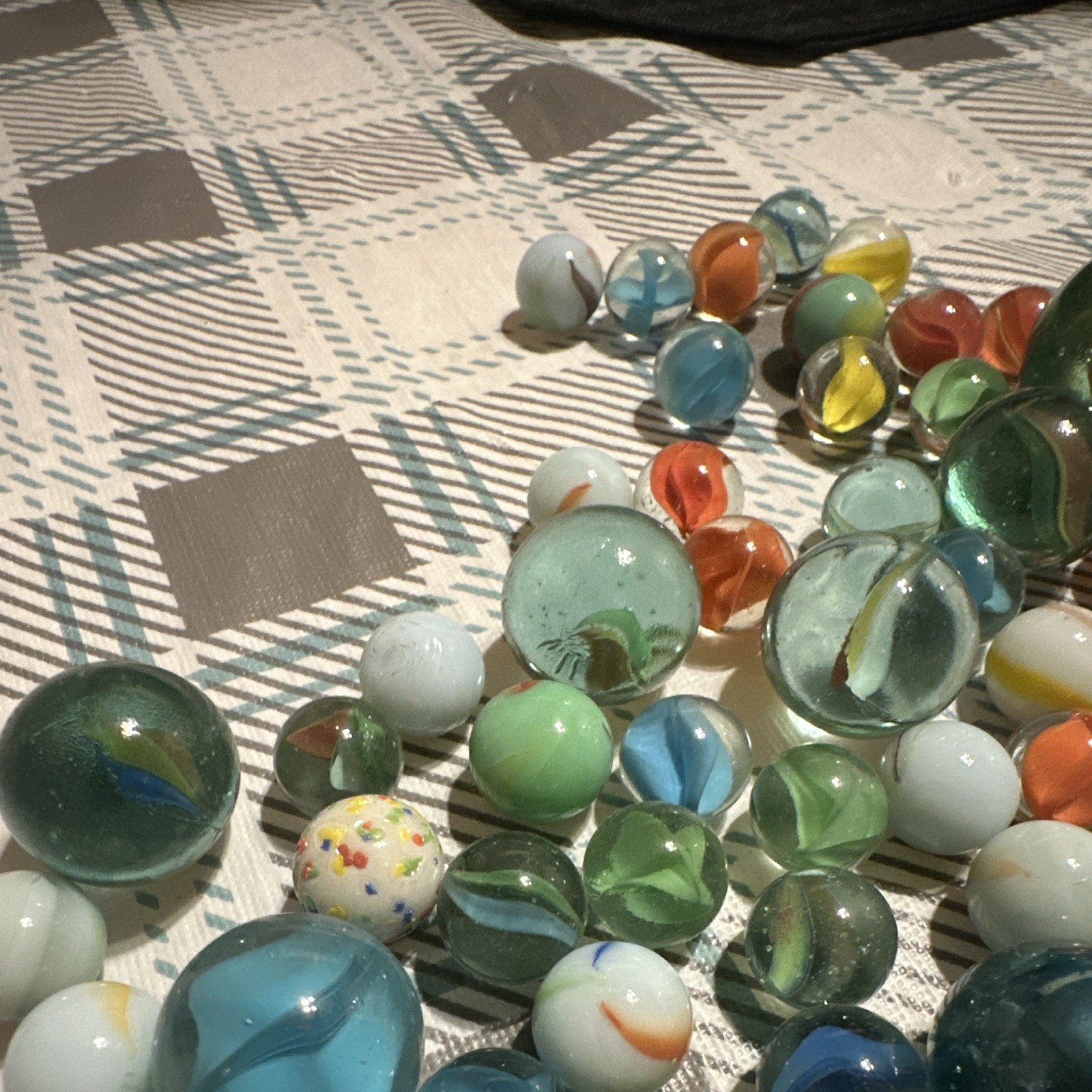 Mixed Lot Glass Toy Marbles Assorted Colors & Sizes w/ Shooters, Machine Made