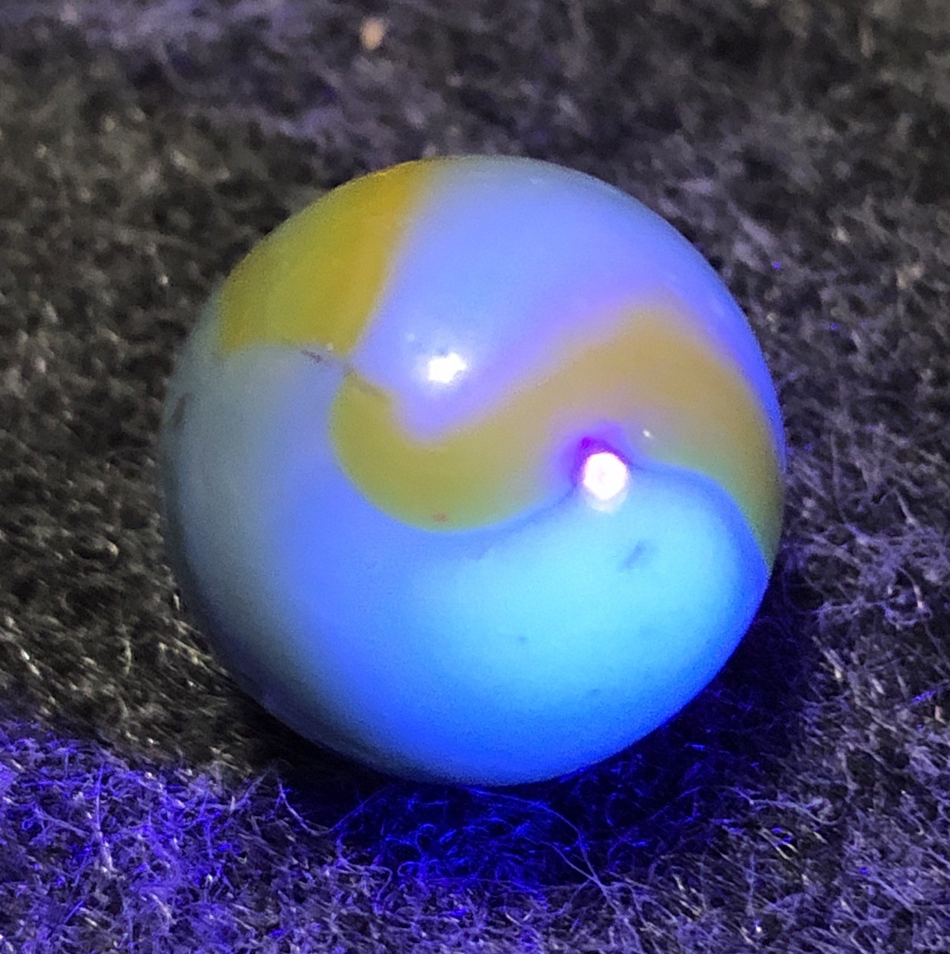 Vintage Kokomo Opalescent Glass UV Reactive Marble 19/32” .59”