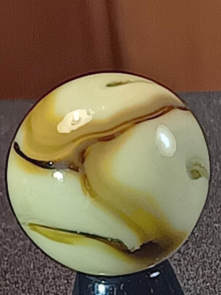 5/8″ Ravenswood Alley Teakwood Cream Swirl Near Mint Serious Marble B151